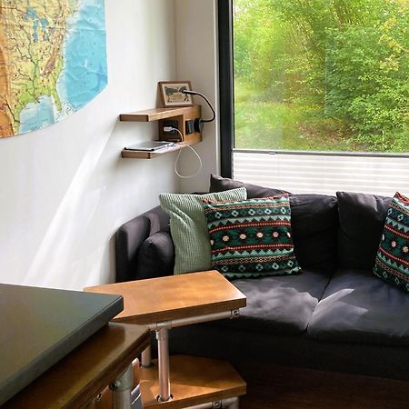 Tiny House Im Seecontainer Mit Parkplatz, Glasfaser, Netflix, Veranda Und Gehobener Ausstattung โคบวร์ก ภายนอก รูปภาพ