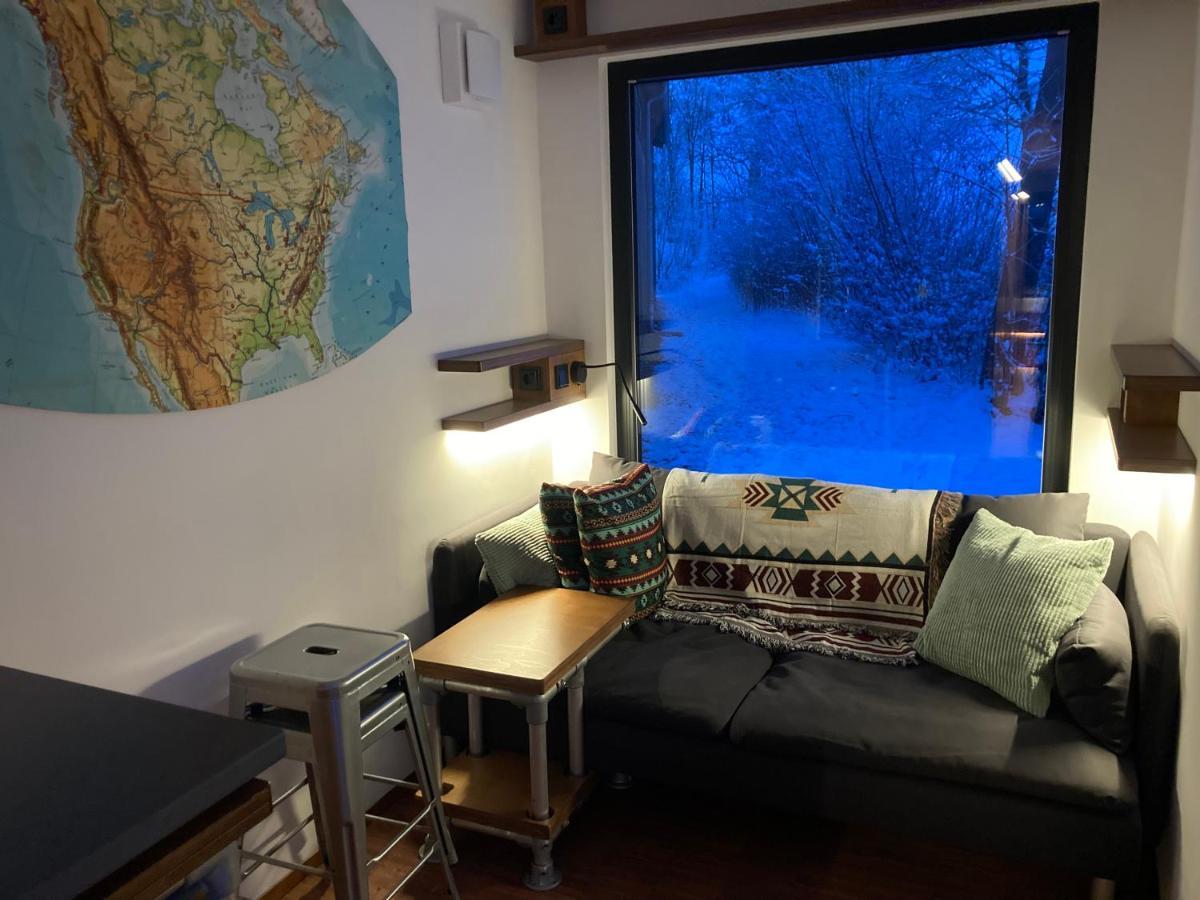 Tiny House Im Seecontainer Mit Parkplatz, Glasfaser, Netflix, Veranda Und Gehobener Ausstattung โคบวร์ก ภายนอก รูปภาพ