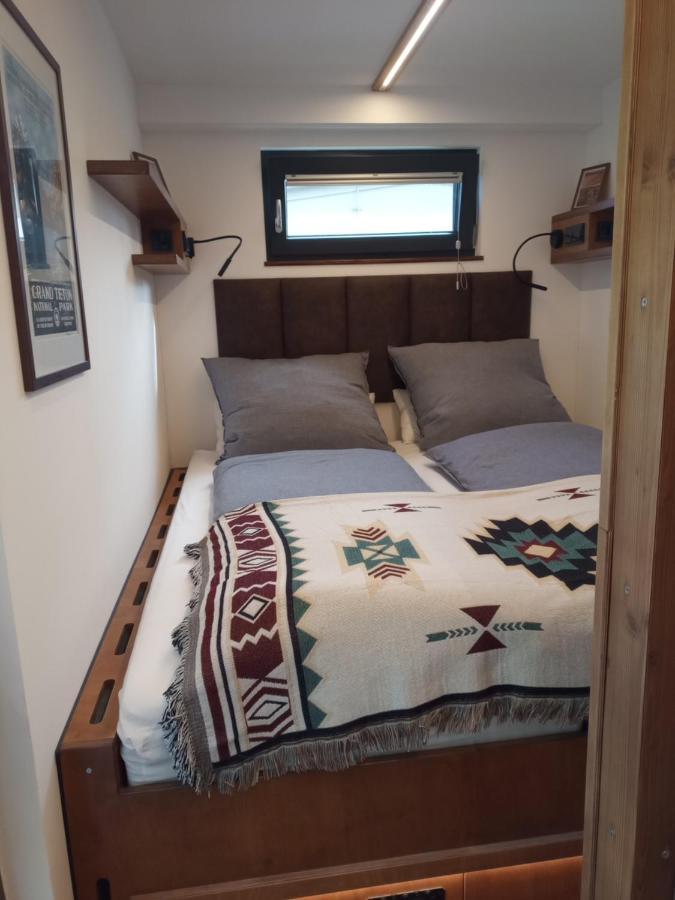 Tiny House Im Seecontainer Mit Parkplatz, Glasfaser, Netflix, Veranda Und Gehobener Ausstattung โคบวร์ก ภายนอก รูปภาพ